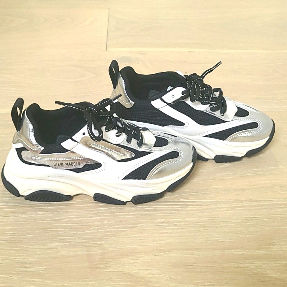 Steve Madden JPOSESSION Silver Sneakers Size 2 Little Kids